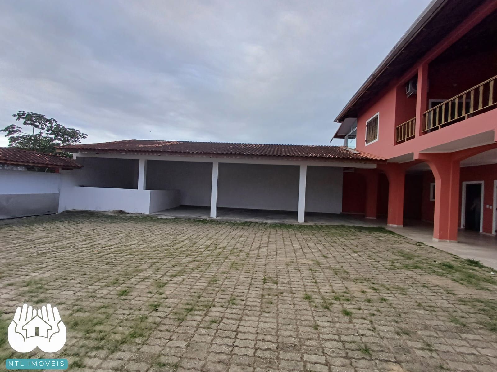 Sobrado à venda com 3 quartos, 416m² - Foto 3