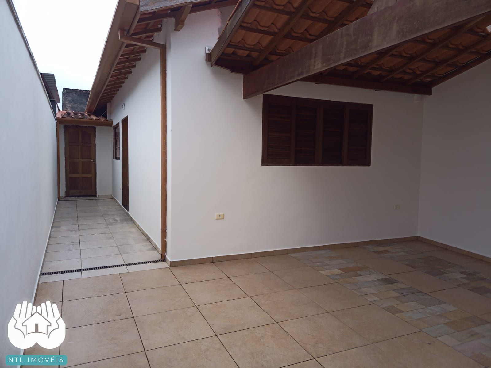 Casa para alugar com 2 quartos, 64m² - Foto 1