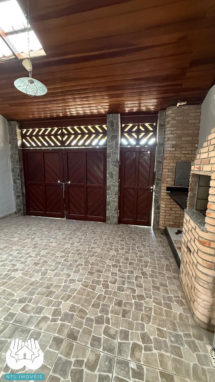 Casa à venda com 2 quartos, 90m² - Foto 1