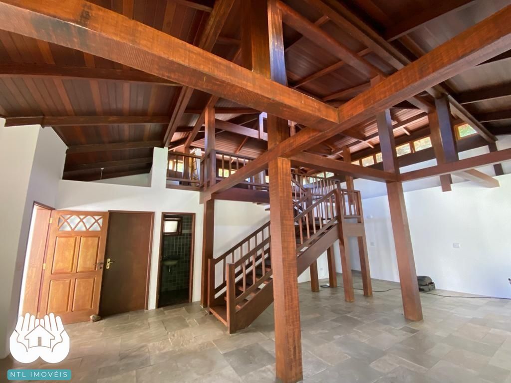 Casa à venda com 3 quartos, 335m² - Foto 5