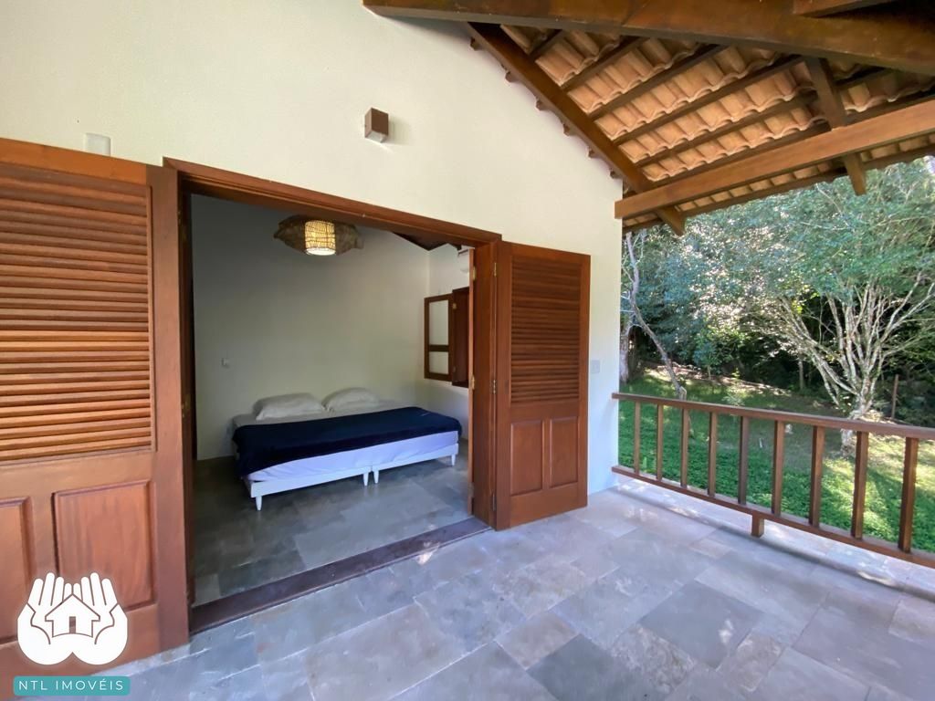Casa à venda com 3 quartos, 335m² - Foto 11