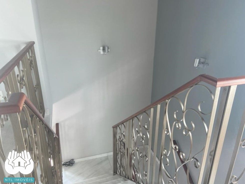 Sobrado à venda com 6 quartos, 372m² - Foto 10