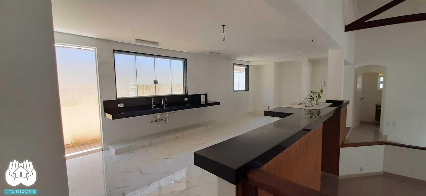 Casa à venda com 3 quartos, 600m² - Foto 12