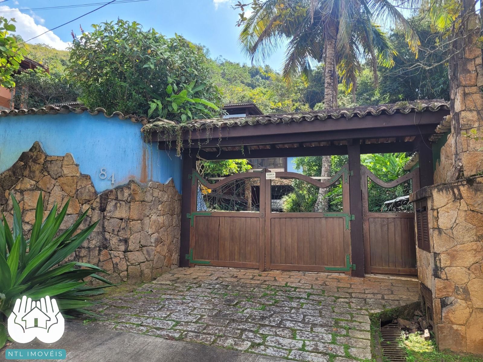 Casa à venda com 3 quartos, 400m² - Foto 2