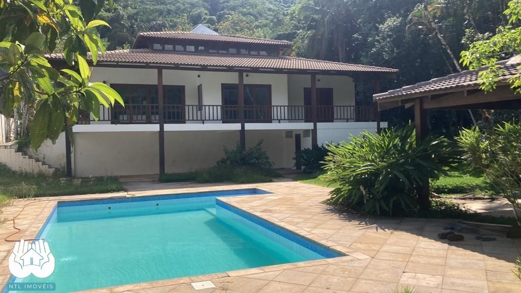 Casa à venda com 3 quartos, 335m² - Foto 1