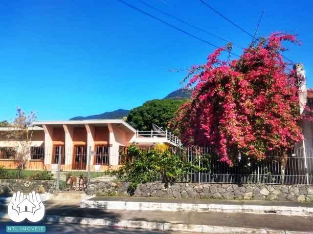 Casa à venda com 6 quartos, 1620m² - Foto 3