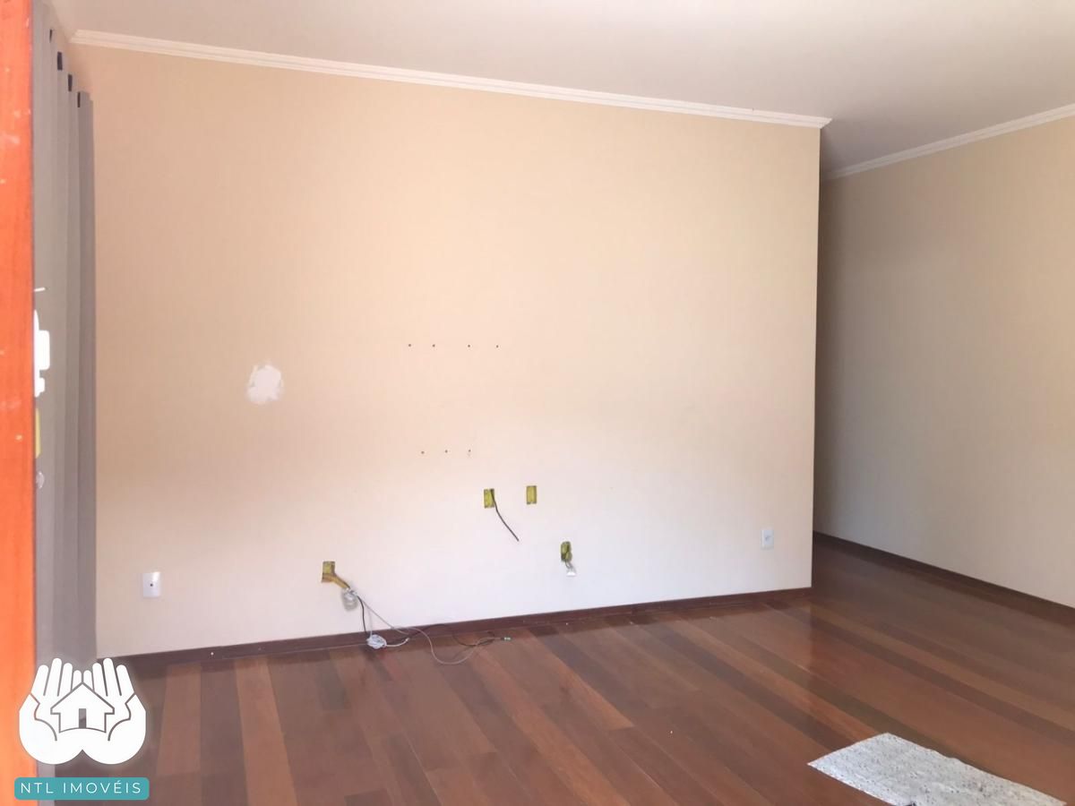 Casa à venda com 3 quartos, 400m² - Foto 10
