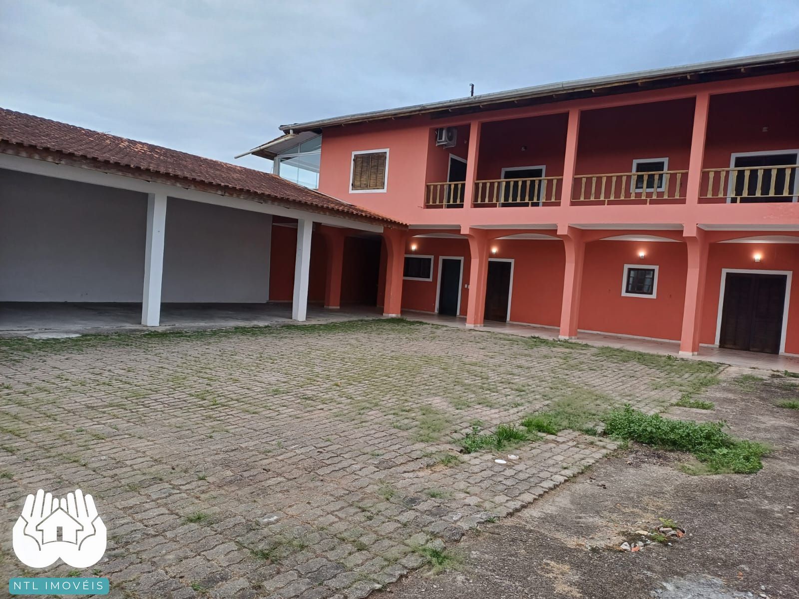 Sobrado à venda com 3 quartos, 416m² - Foto 2