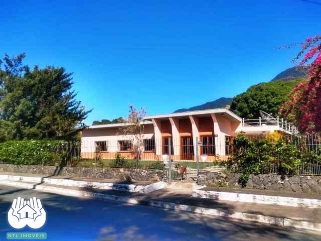 Casa à venda com 6 quartos, 1620m² - Foto 1