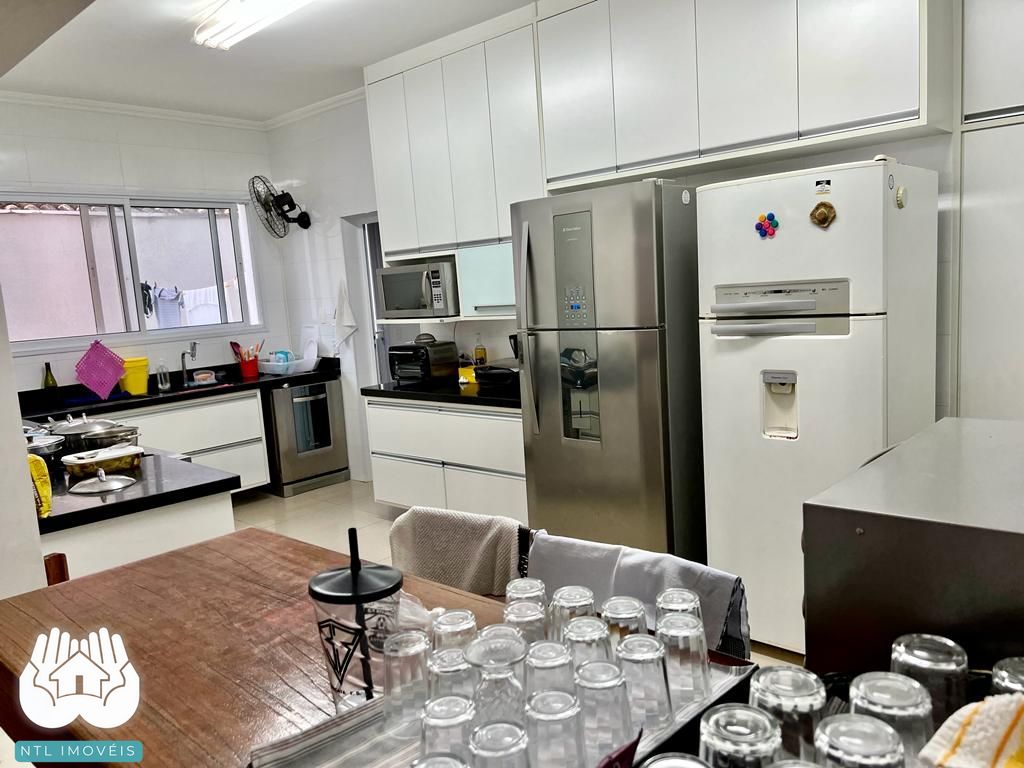 Prédio Inteiro à venda com 12 quartos, 970m² - Foto 19