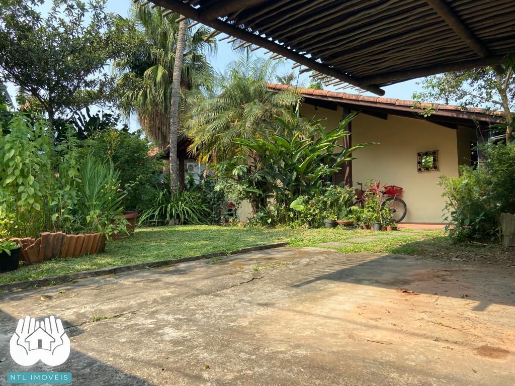 Casa à venda com 3 quartos, 197m² - Foto 2