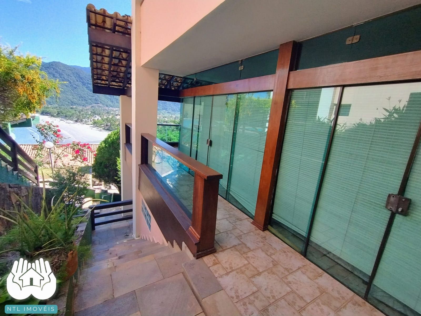 Casa à venda com 5 quartos, 450m² - Foto 2