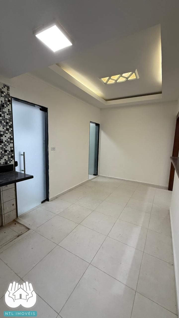 Casa à venda com 2 quartos, 90m² - Foto 7