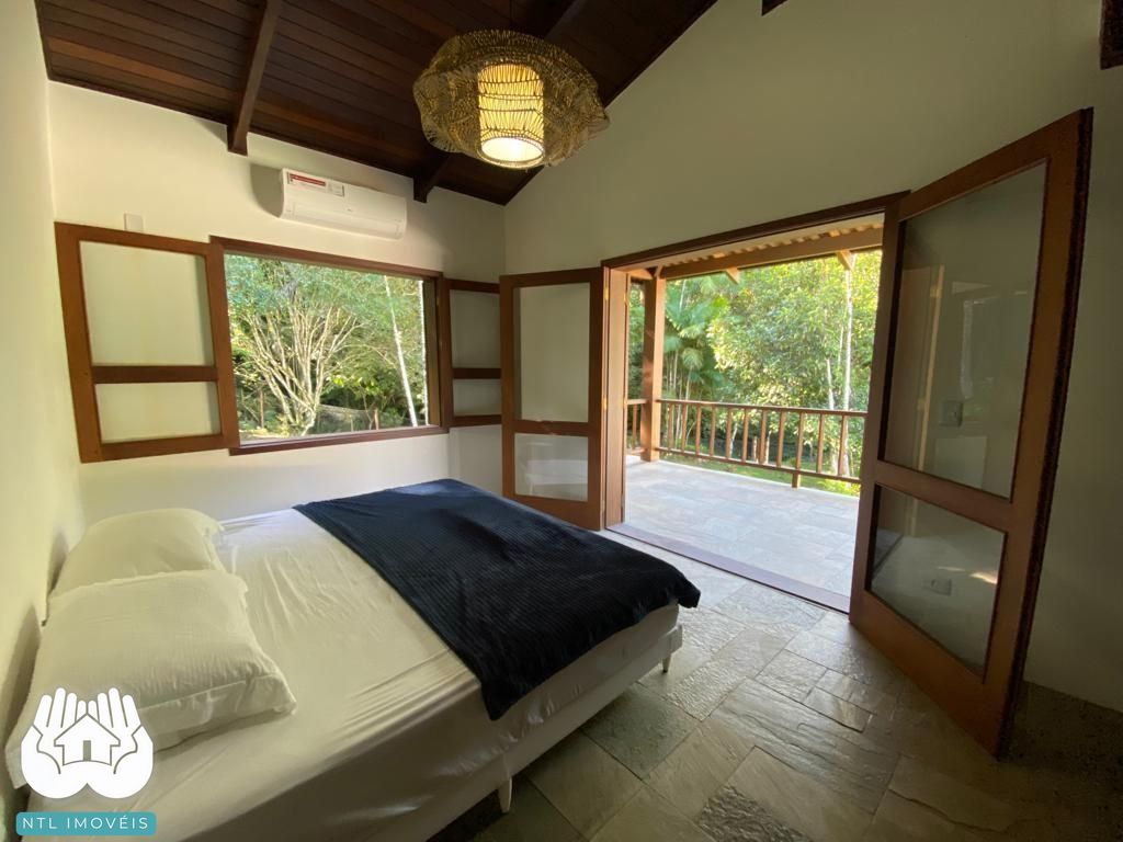Casa à venda com 3 quartos, 335m² - Foto 12