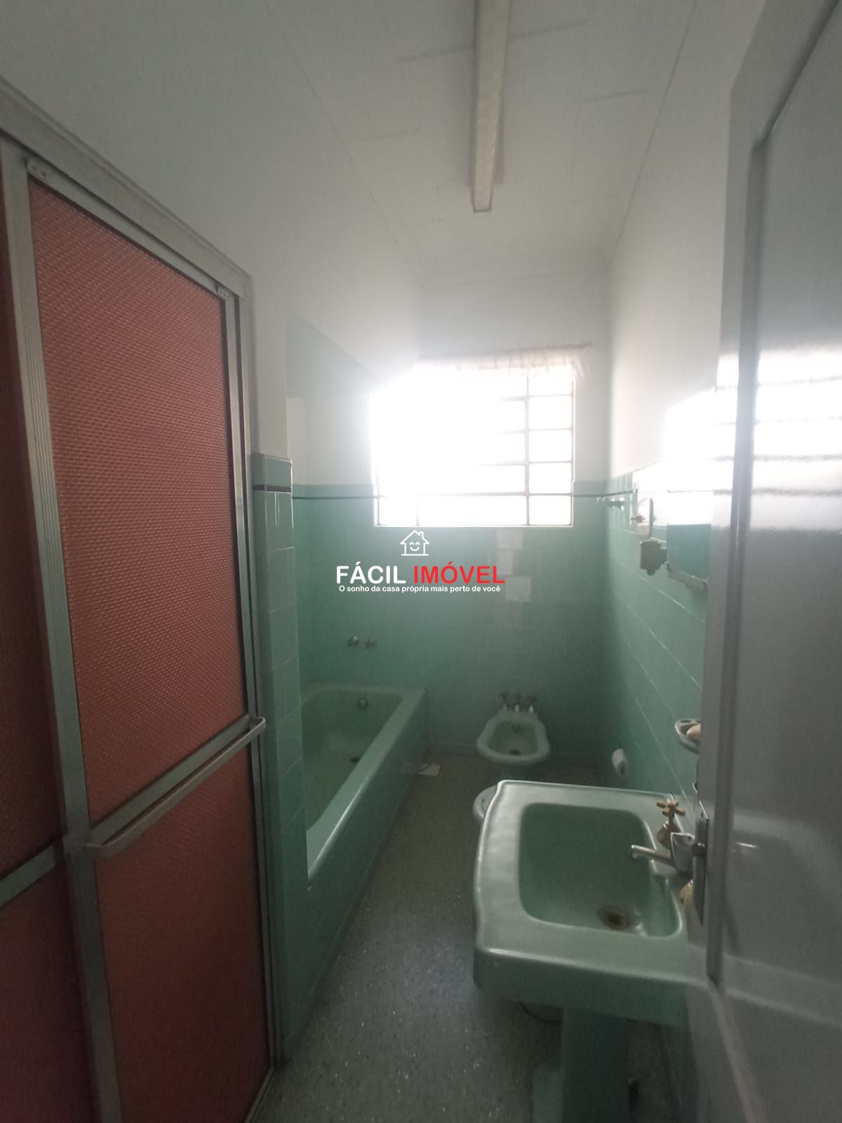 Casa à venda e aluguel com 3 quartos, 200m² - Foto 12