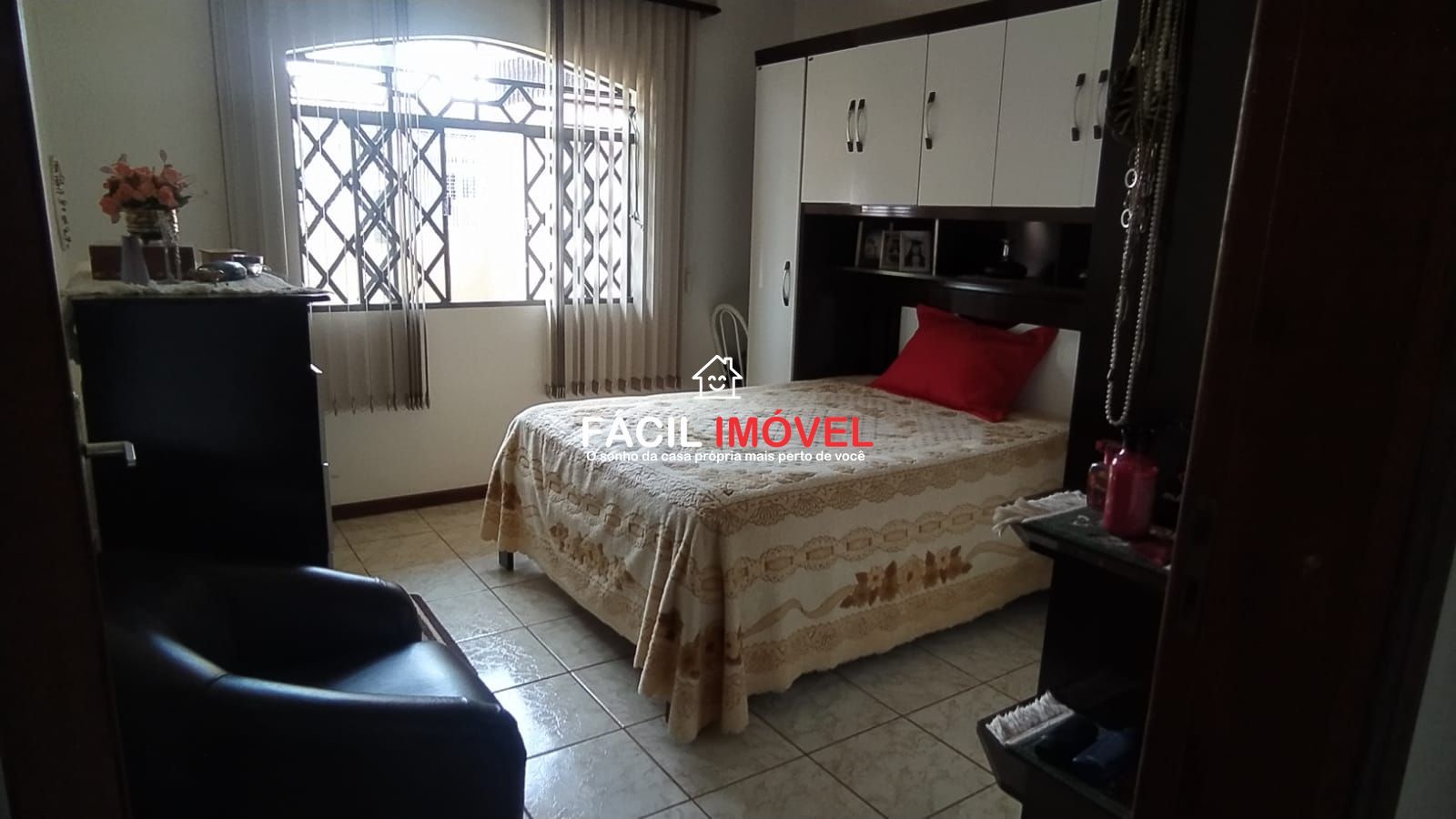 Casa à venda com 2 quartos, 180m² - Foto 3