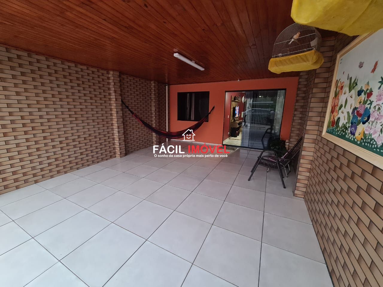 Casa à venda com 3 quartos, 60m² - Foto 2