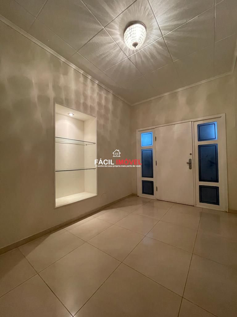 Casa à venda e aluguel com 4 quartos, 300m² - Foto 2