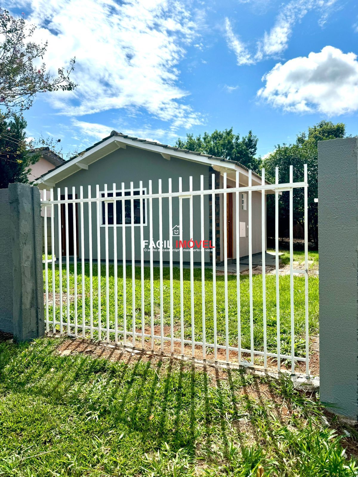 Casa à venda com 2 quartos, 60m² - Foto 2