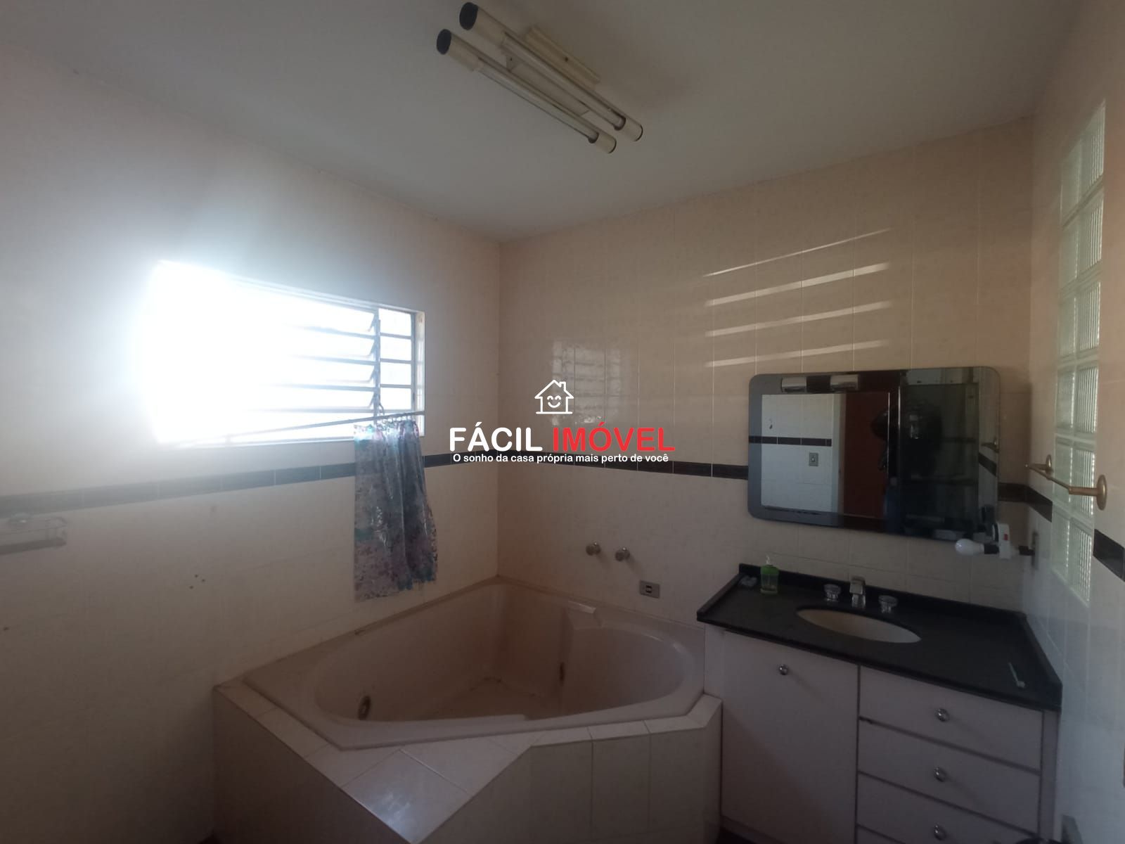 Casa à venda e aluguel com 3 quartos, 200m² - Foto 7