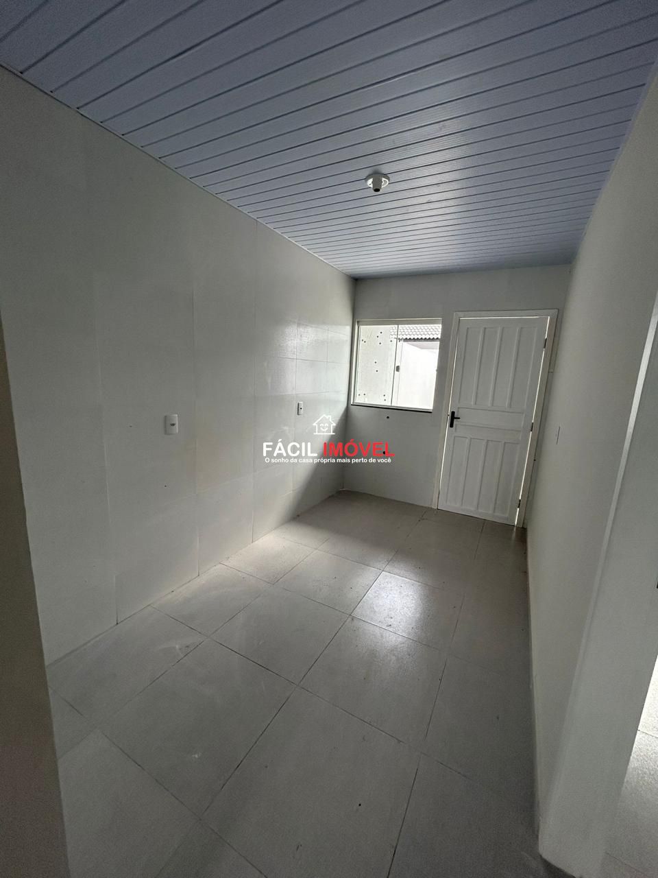 Casa à venda com 2 quartos, 55m² - Foto 2