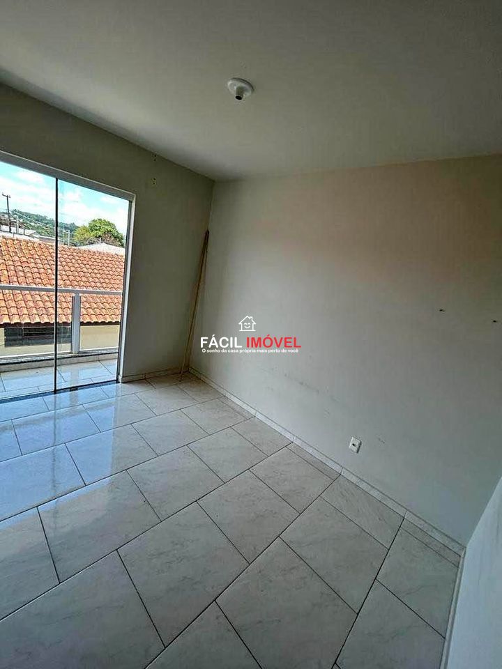 Casa à venda com 2 quartos, 65m² - Foto 4