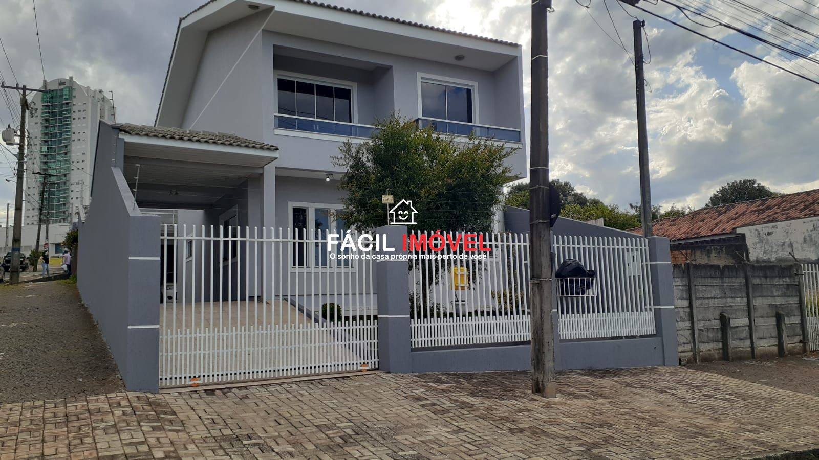 Sobrado à venda com 3 quartos, 186m² - Foto 1