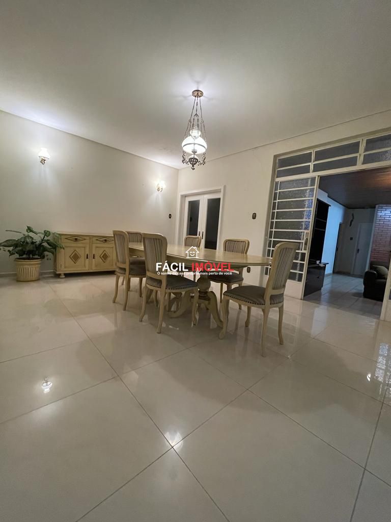 Casa à venda e aluguel com 4 quartos, 300m² - Foto 8