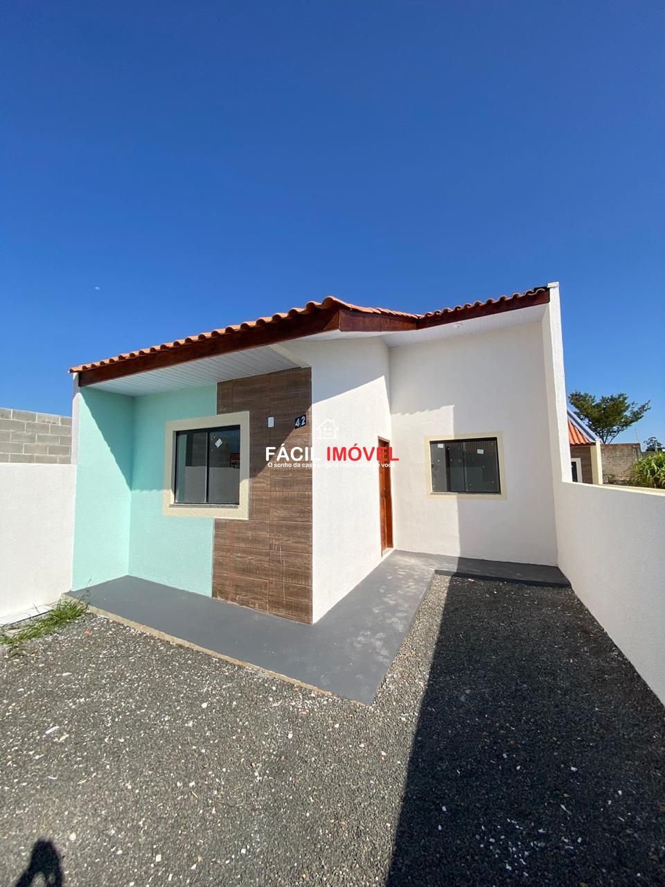 Casa à venda com 3 quartos, 65m² - Foto 1