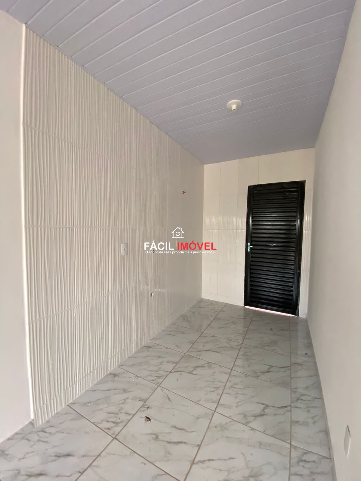 Casa à venda com 2 quartos, 55m² - Foto 2