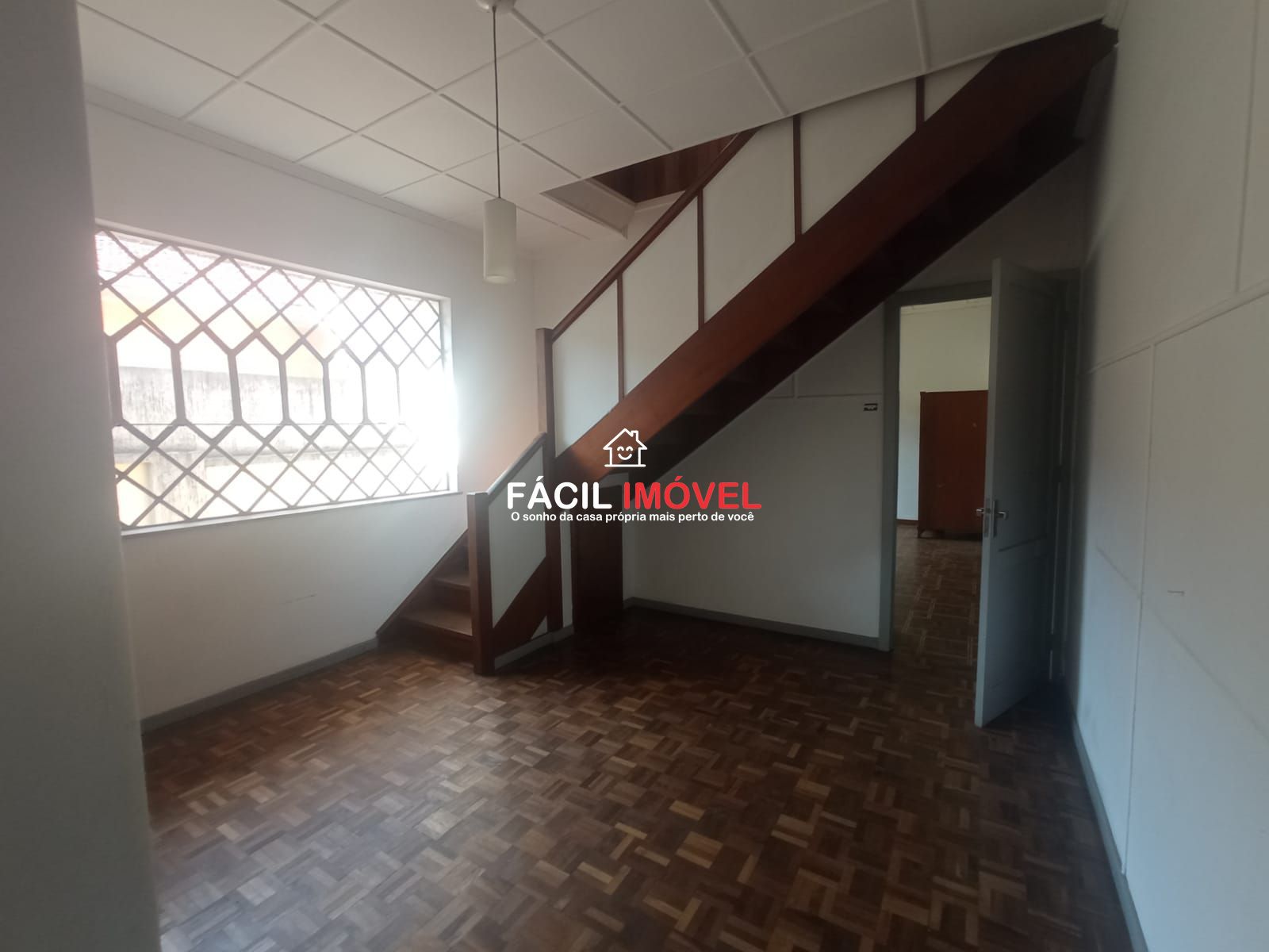 Casa à venda e aluguel com 3 quartos, 200m² - Foto 4