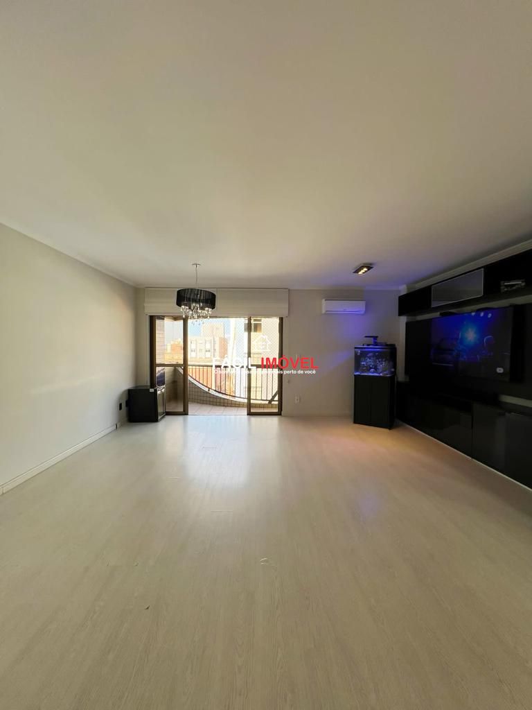 Apartamento à venda com 3 quartos, 124m² - Foto 3