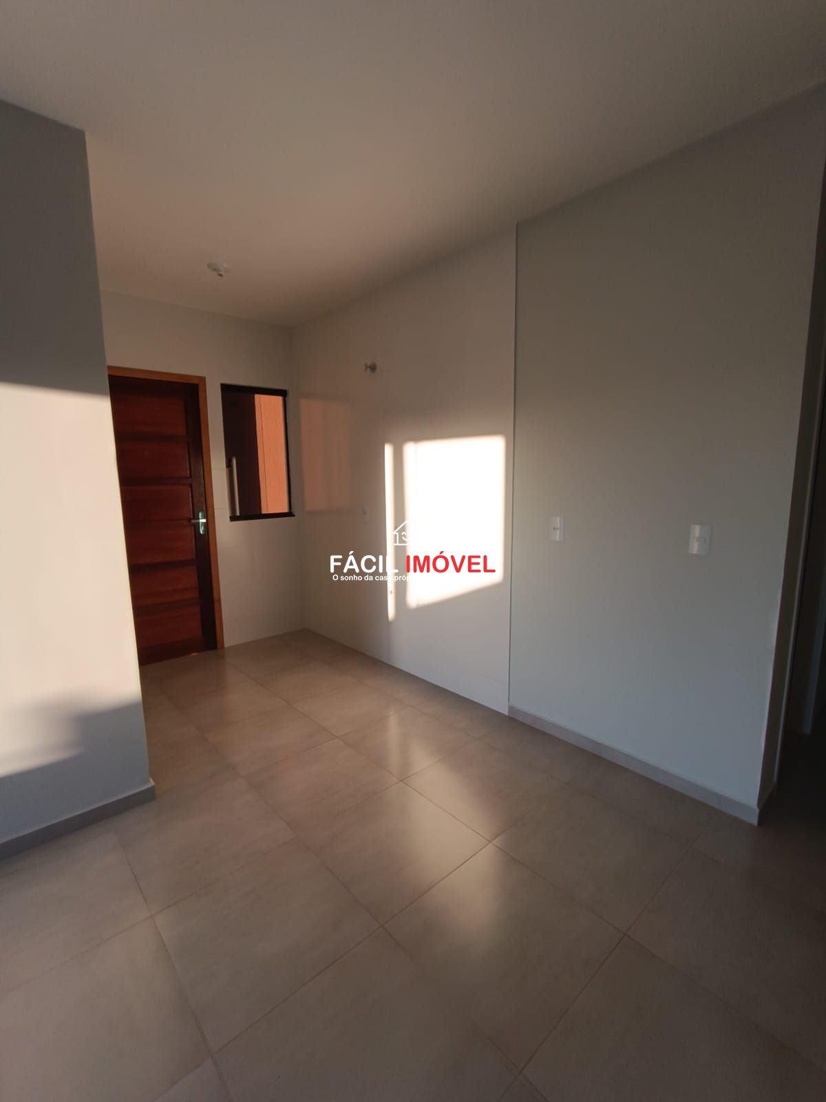 Casa à venda com 2 quartos, 60m² - Foto 2