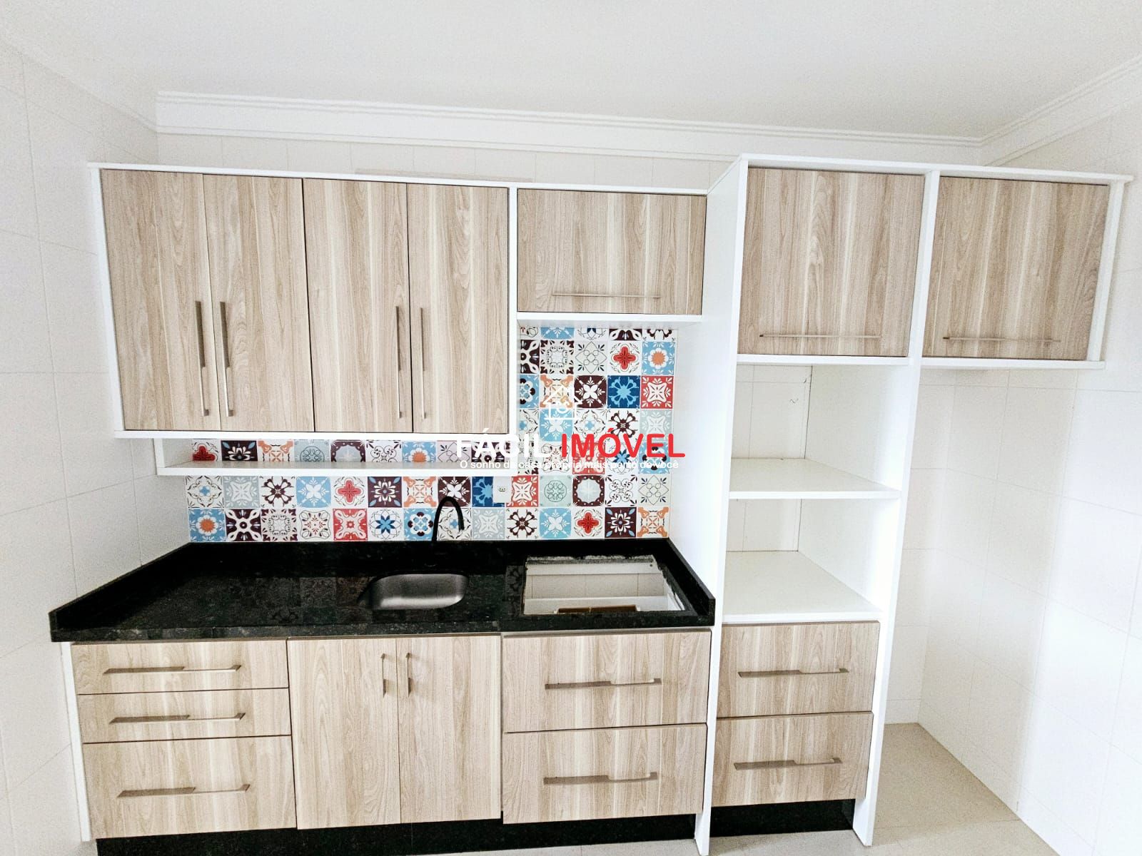 Apartamento à venda com 2 quartos, 70m² - Foto 3