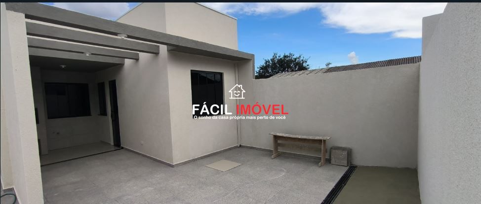 Casa à venda com 3 quartos, 55m² - Foto 1