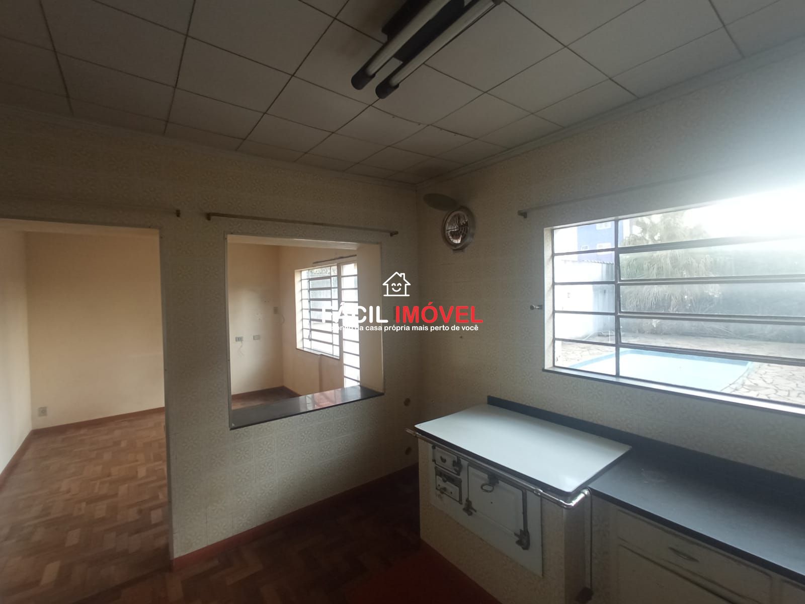 Casa à venda e aluguel com 3 quartos, 200m² - Foto 11