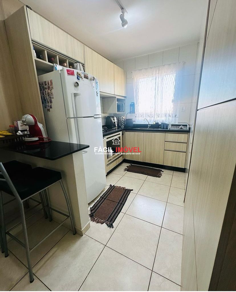 Casa à venda com 3 quartos, 60m² - Foto 4