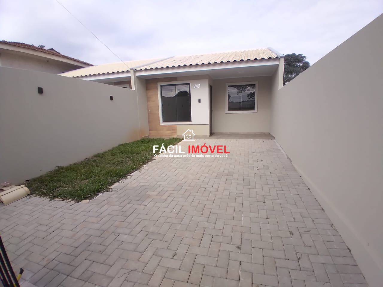 Casa à venda com 3 quartos, 67m² - Foto 1