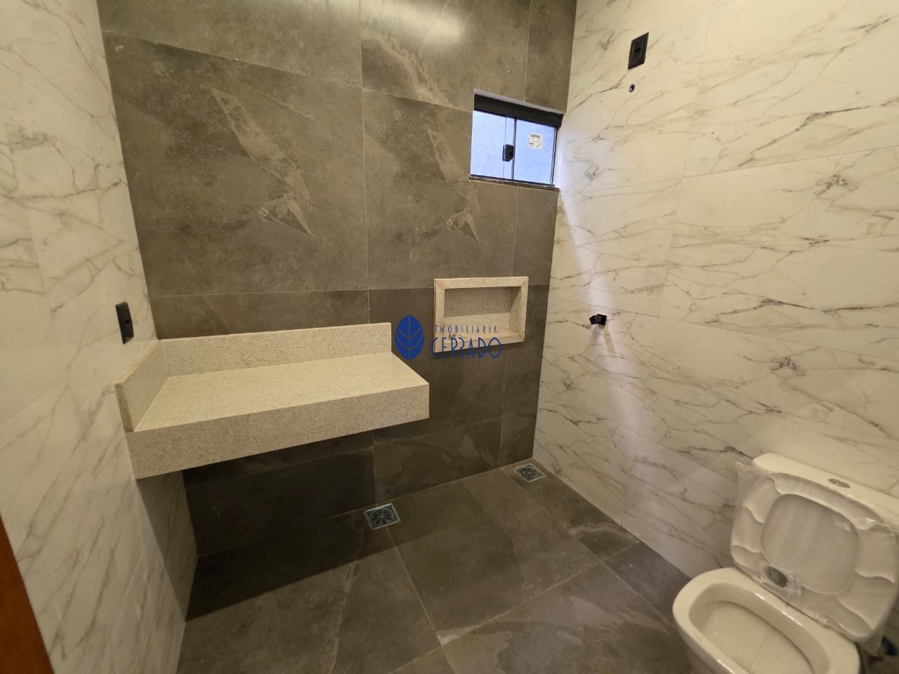 Casa Moderna de Alto Padrão à Venda no Jardim Itália – Anápolis