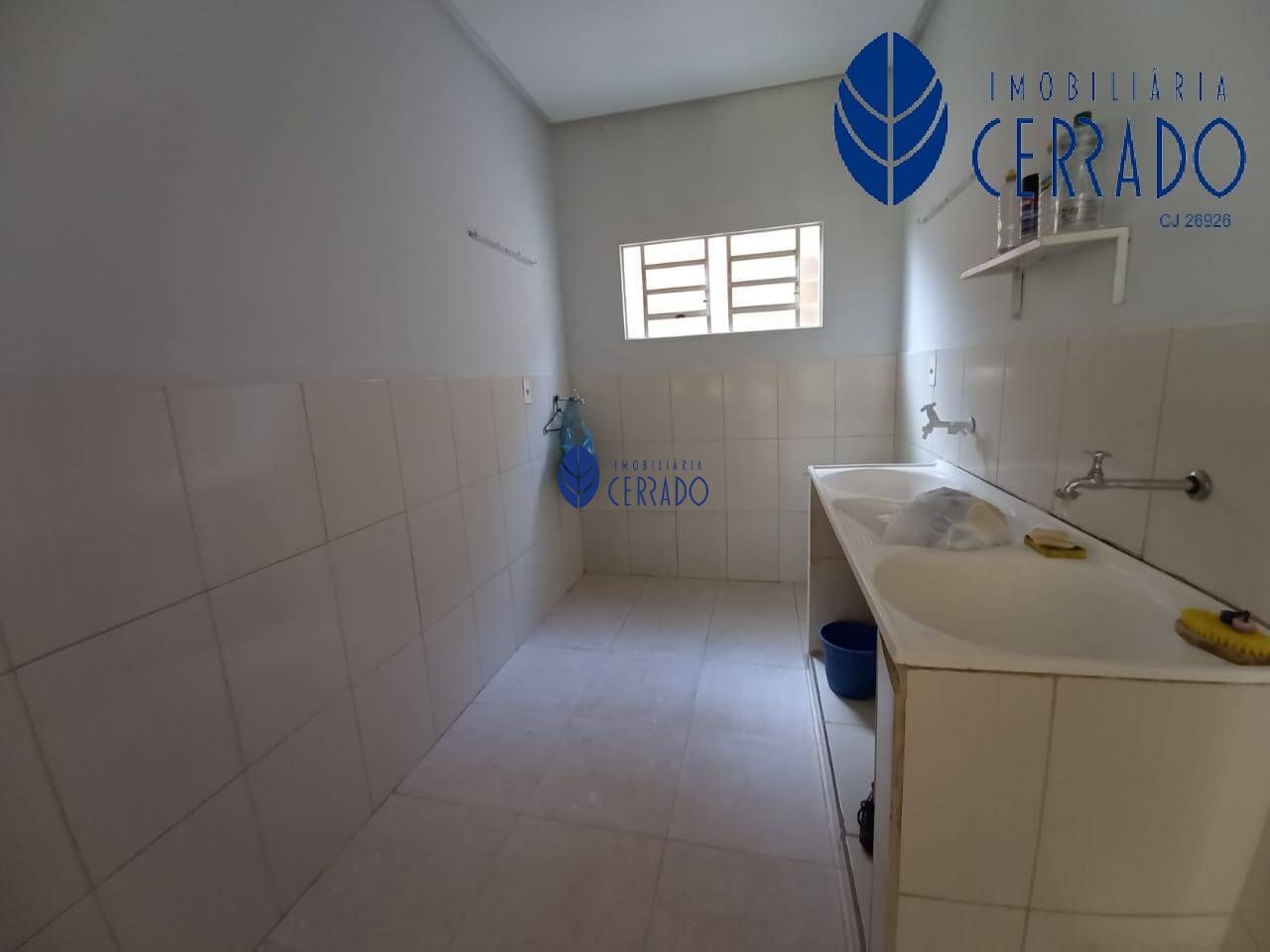 Casa à venda com 2 quartos, 90m² - Foto 11