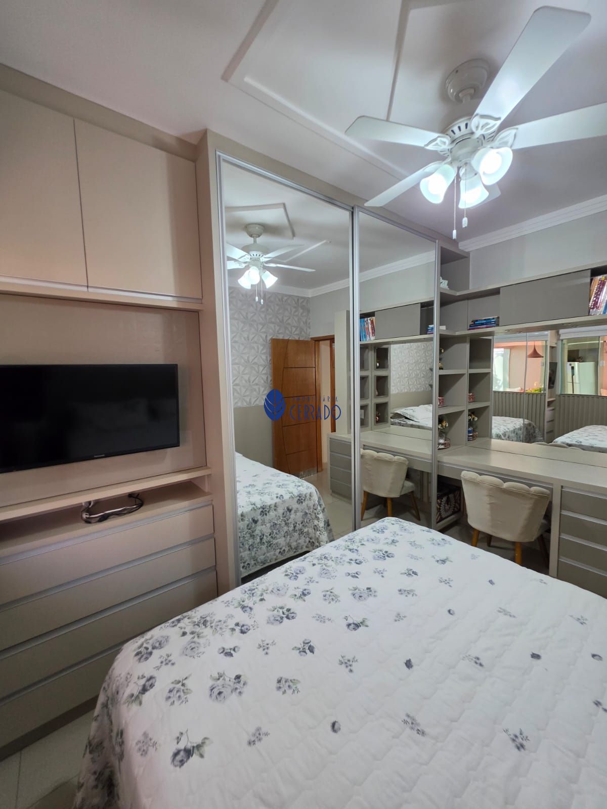 Casa de alto padrão com 3 quartos, suíte e ambientes climati