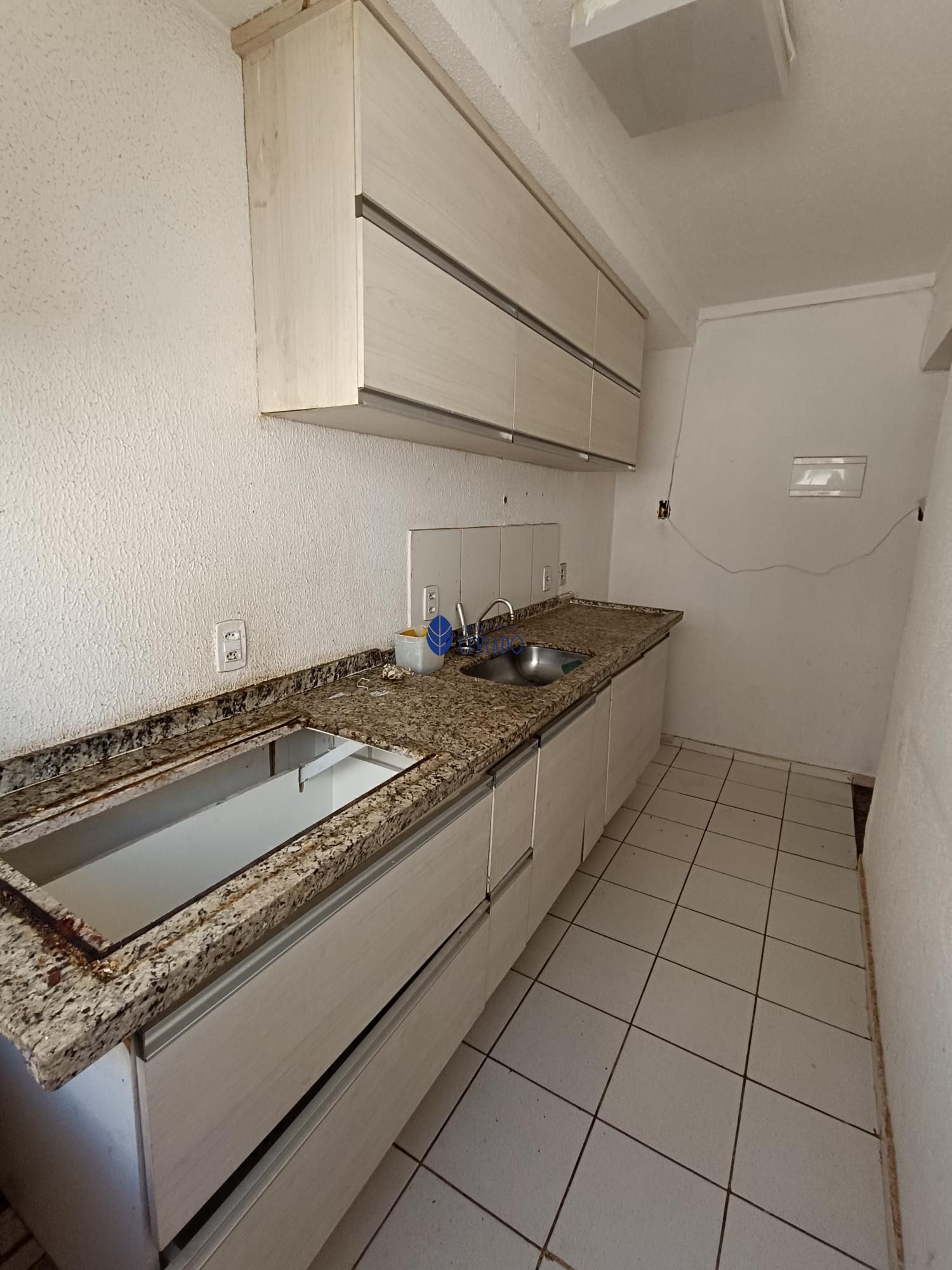 Apartamento com 3 Dormitórios para alugar, 63 m² por R$ 1.220,00