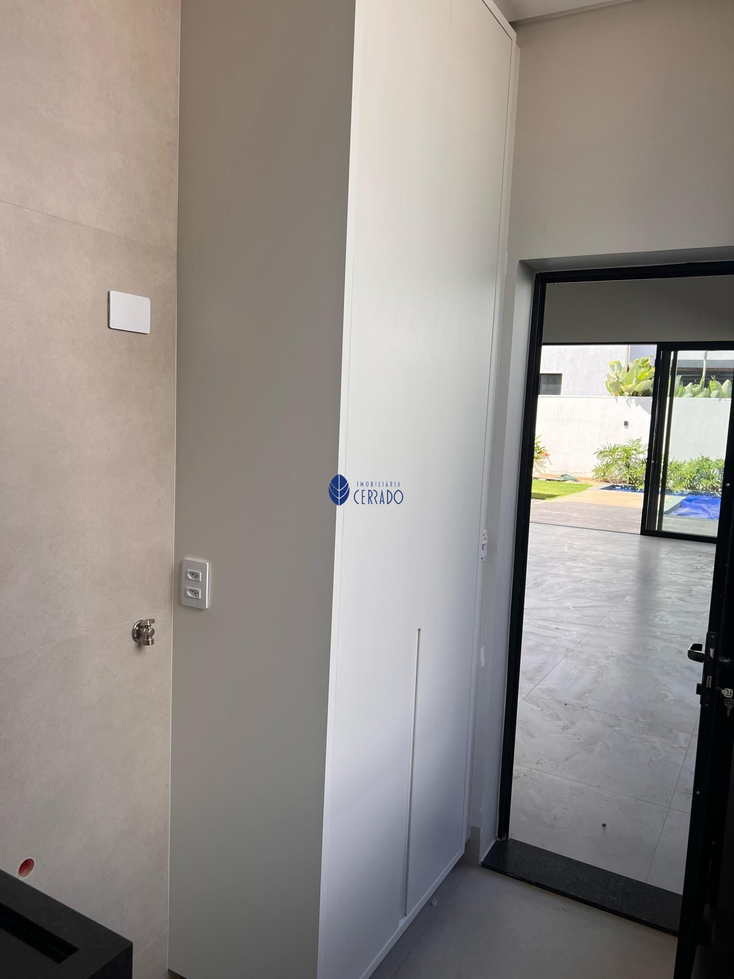 img180672096