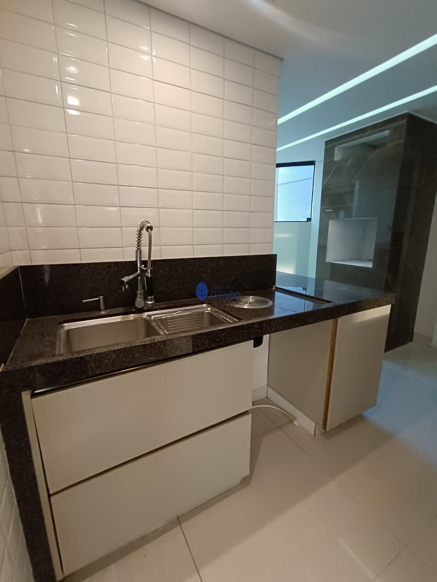 Apartamento com 2 Dormitórios para alugar, 75 m² por R$ 2.000,00