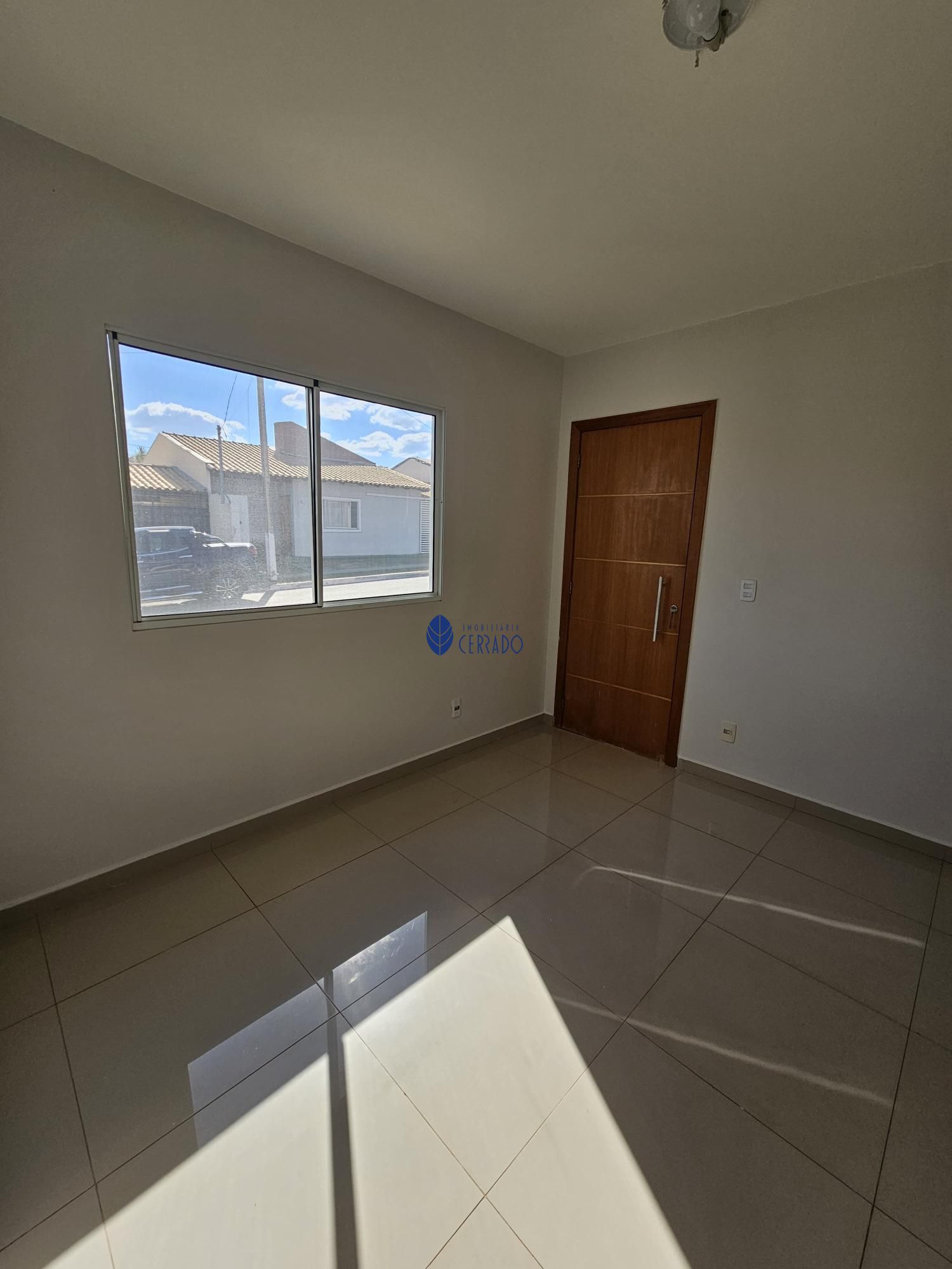 Casa com 3 Dormitórios para alugar, 100 m² por R$ 1.700,00