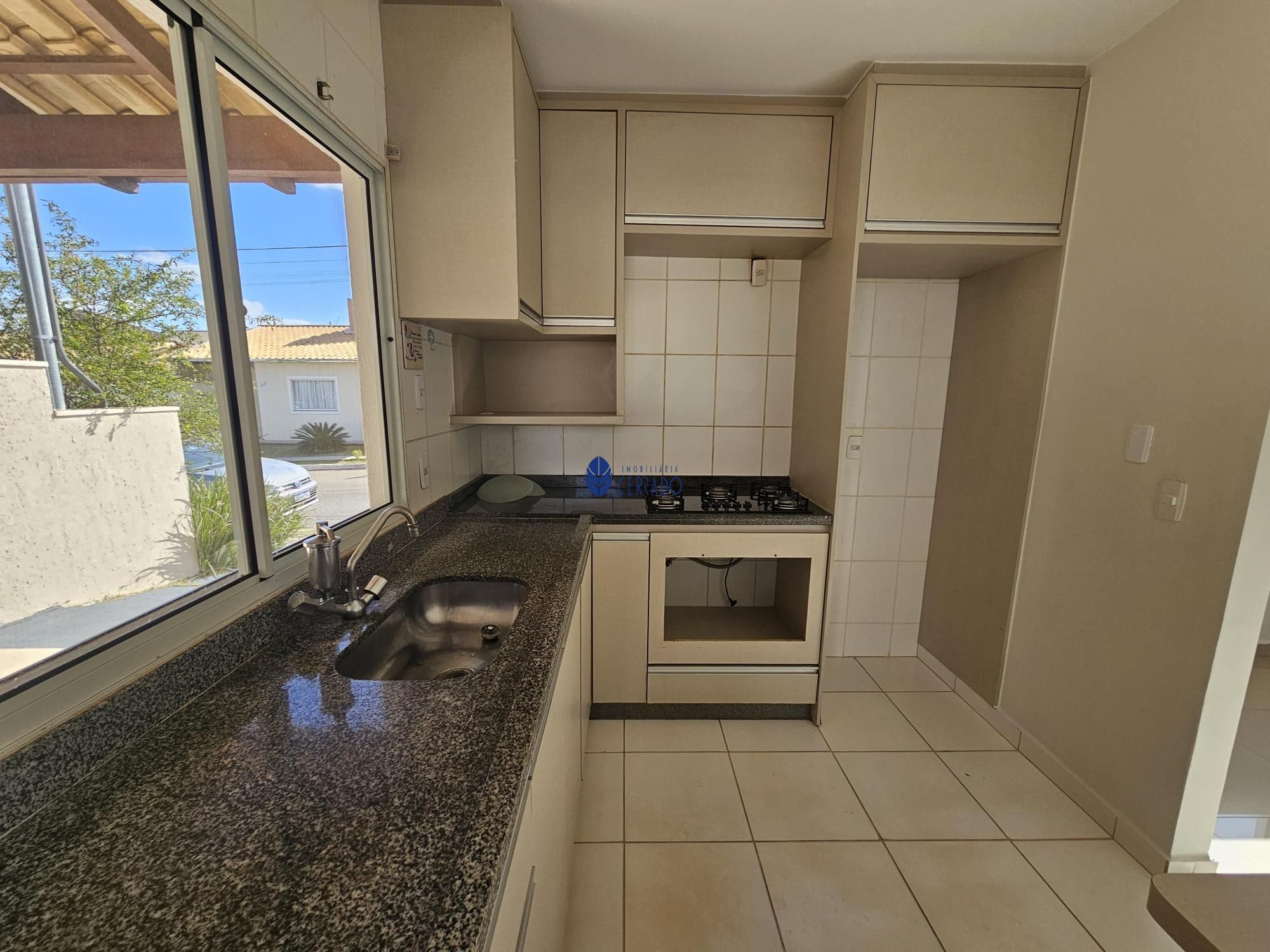 Casa com 3 Dormitórios para alugar, 100 m² por R$ 1.700,00