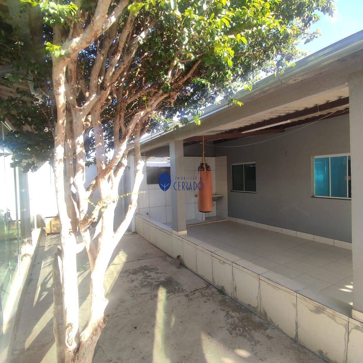 Casa à venda com 4 quartos, 200m² - Foto 15
