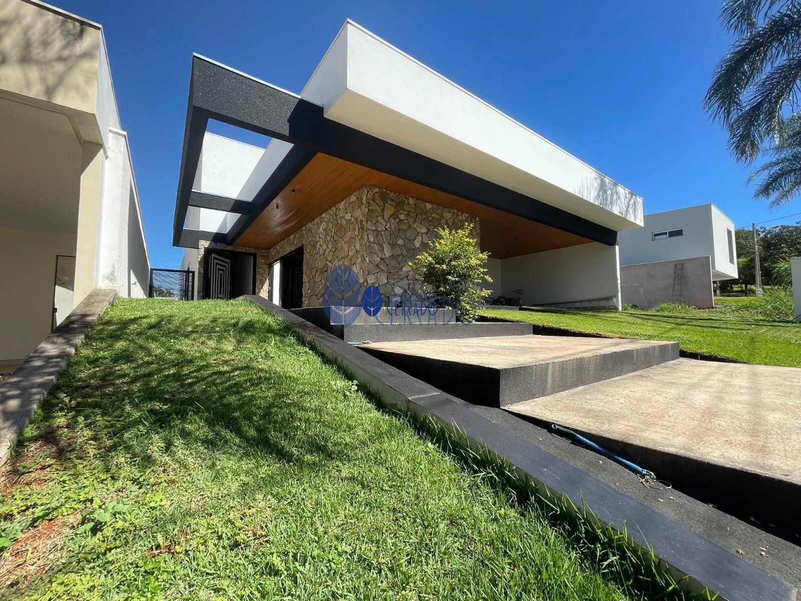 Casa de Condomínio de 3 quartos, 250m² no bairro Residencial Anaville, em Anápolis | Eu Corretor
