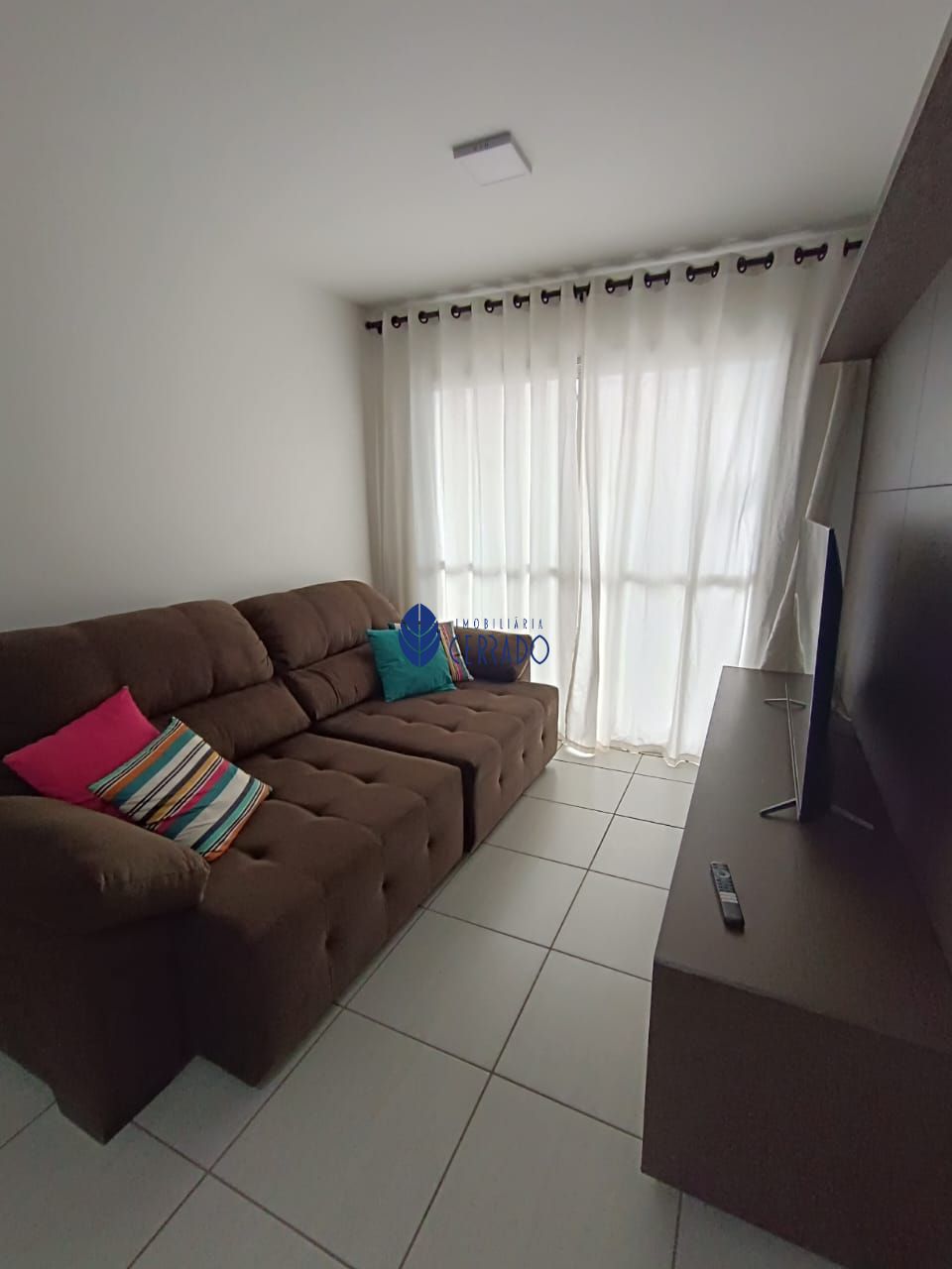 Apartamento com 3 Dormitórios para alugar, 77 m² por R$ 2.000,00