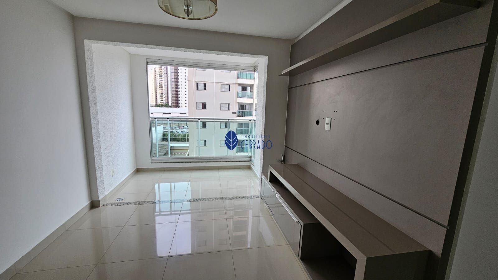 Apartamento para alugar com 3 quartos, 99m² - Foto 2